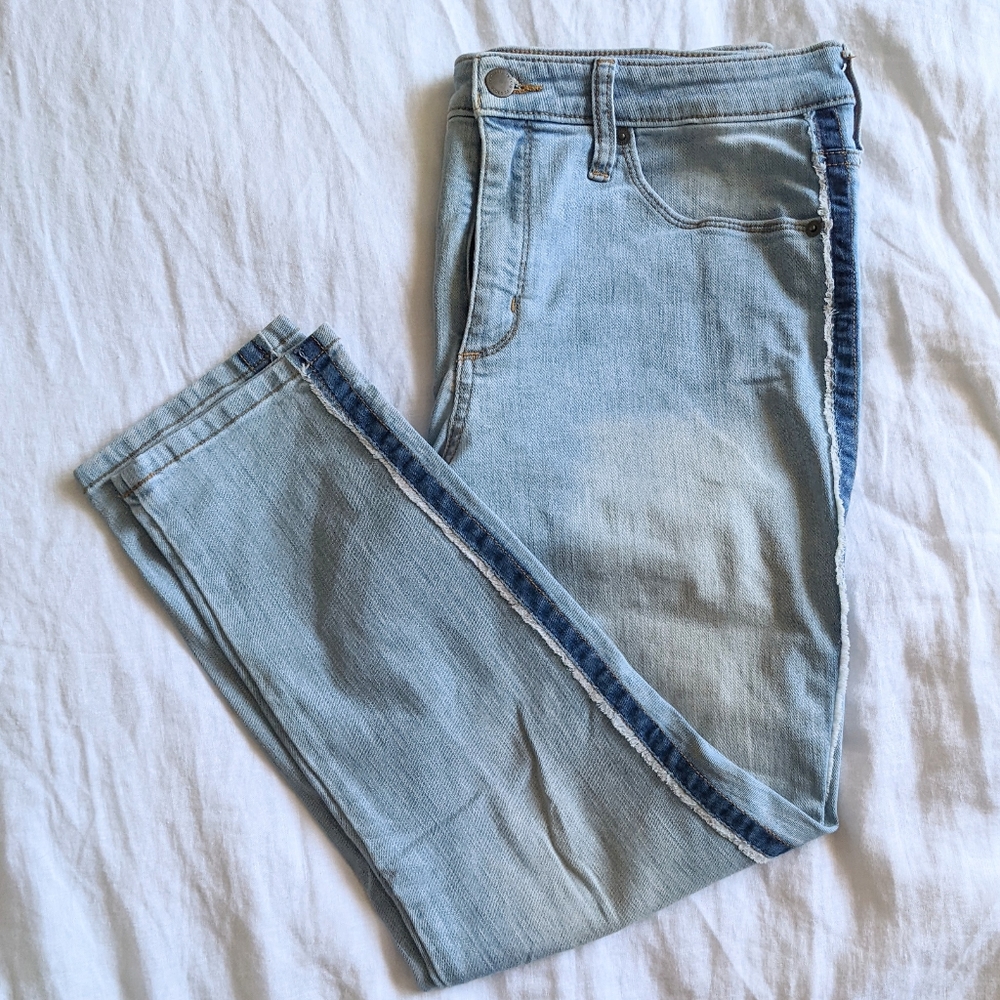 Universal Thread Jeans